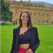Laureanda in Lingue e Letterature con esperienza nell'ambito dell'insegnamento dell'italiano come L2